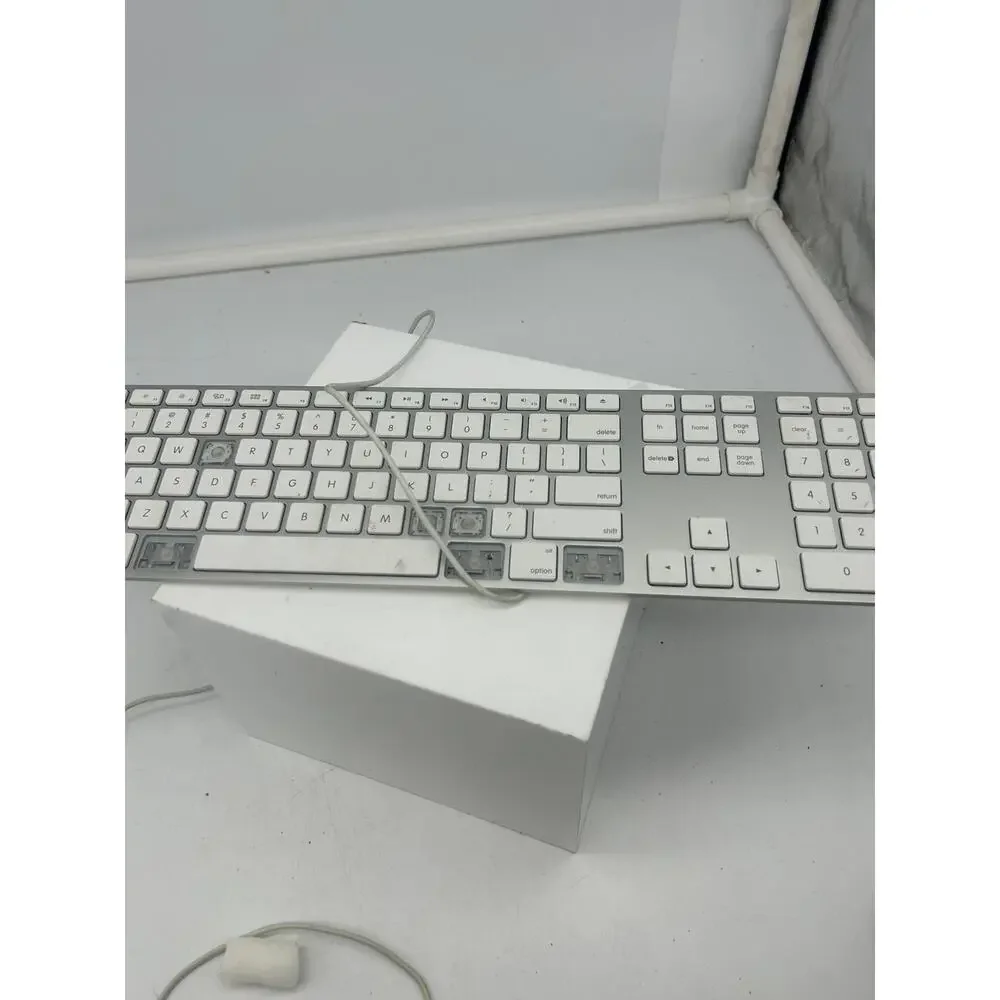 Apple White Aluminum USB Wired Keyboards for iMAC parts only AS IS